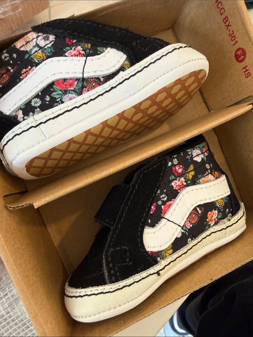Vans baby Black Floral High-Top Sneakers with White Stripe